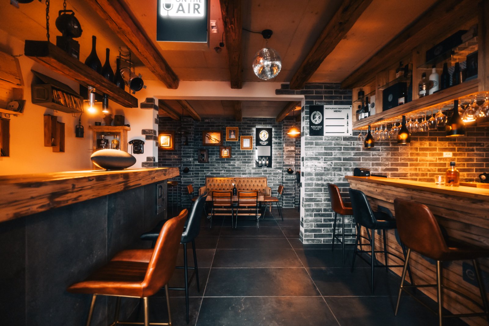 BONAPARTE PUB — ambient
